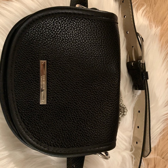 STEVE MADDEN BLACK FANNY PACK. - Picture 3 of 7